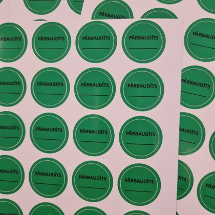 Self-adhesive cut labels